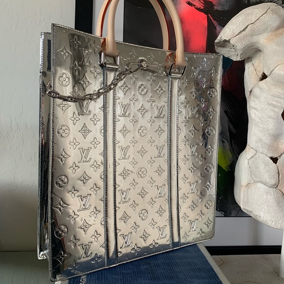 SOLD!!! NWT Louis Vuitton Men’s F/W 21-22 Mirror Sac Plat - Picture 7 of 16